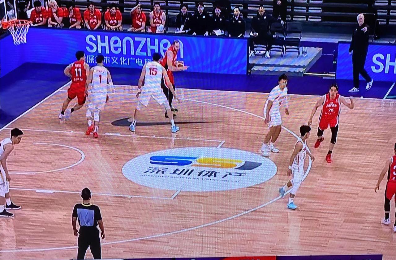 篮下对抗：北京抢到48个篮板，展现强大实力！的简单介绍