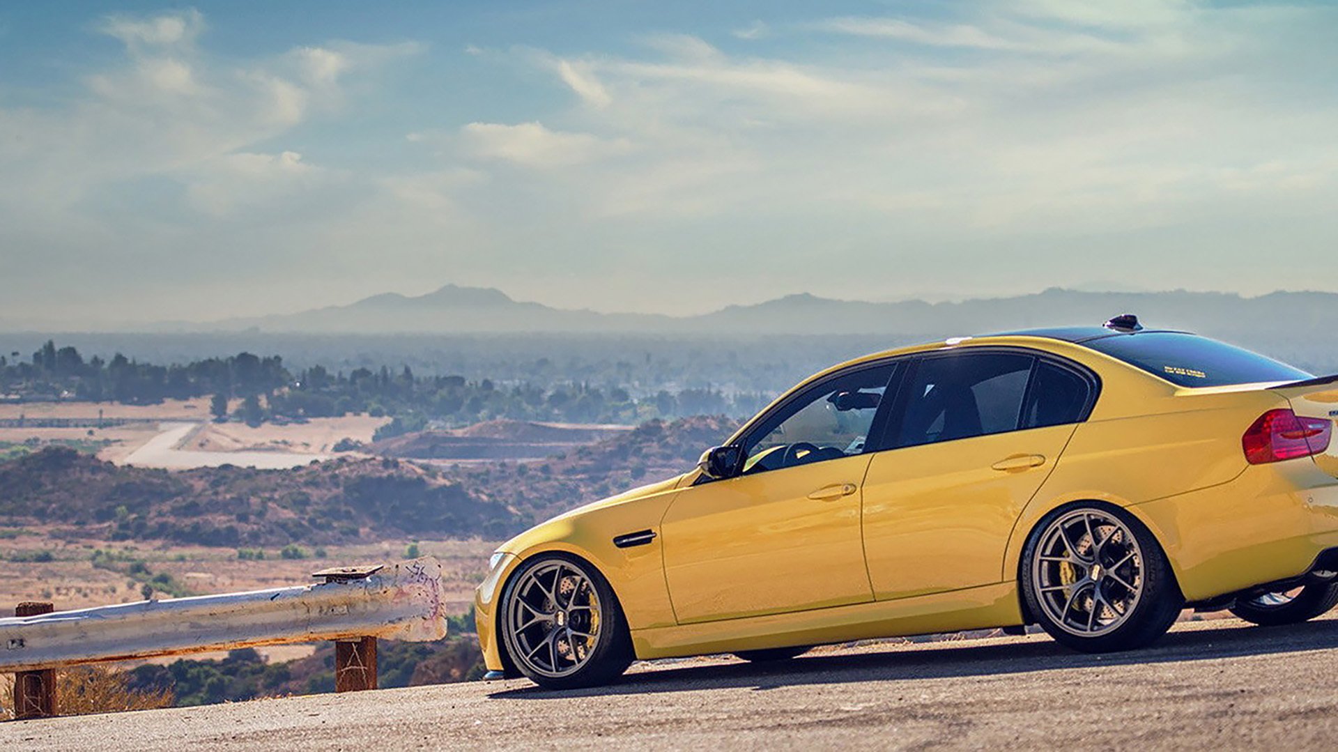 意大利骑手弗洛尔·德·温内在2024年欧洲三项赛锦标赛中以“Thunder”马匹获得个人铜牌,表现出色。