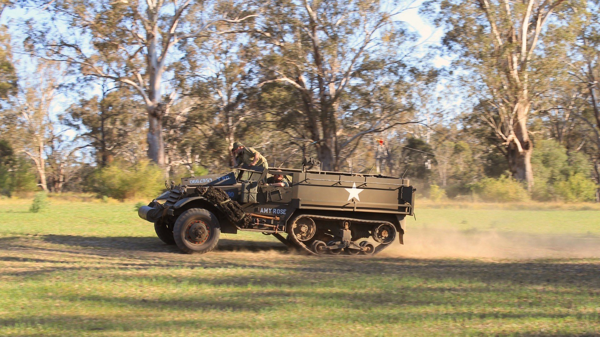 拉恩:在快速反击中,他是全黑队的“先锋”,每次带球都为球队创造奇迹