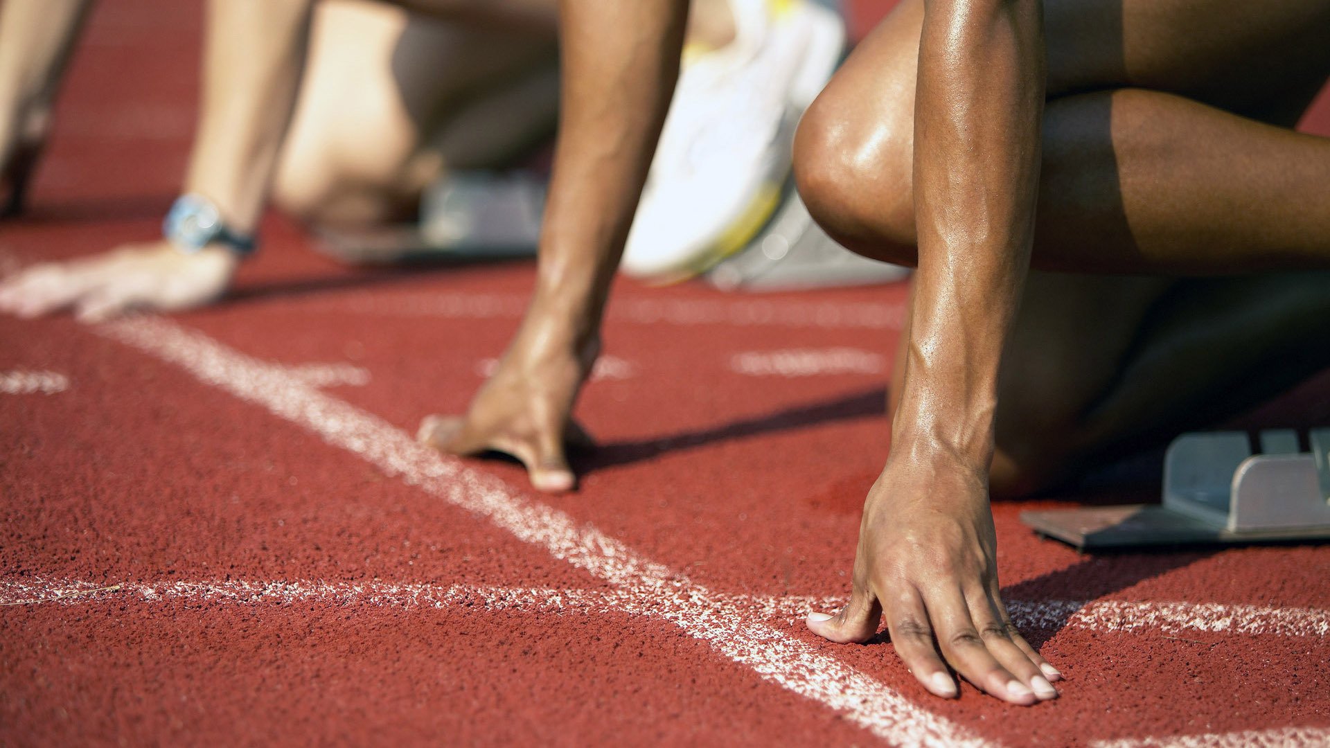 “赛季倒计时,争冠队伍逐步明朗,战火愈演愈烈”,赛季结束倒计时